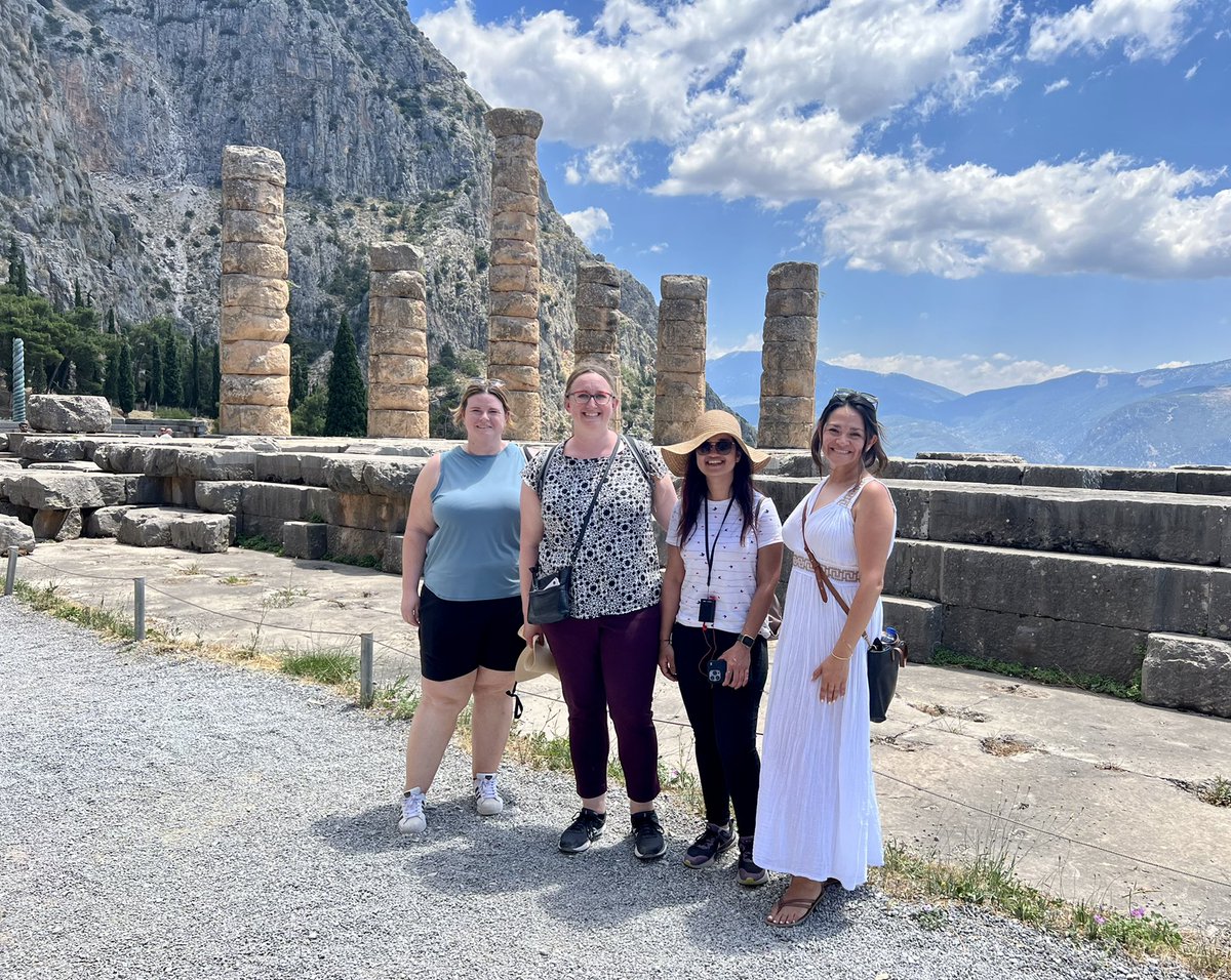 Daniela_ValdezJ's tweet image. Visiting the Delphic oracle and asking for scientific advice - we got PAH figured out! #pvri2022 #pah #DelphiOracle