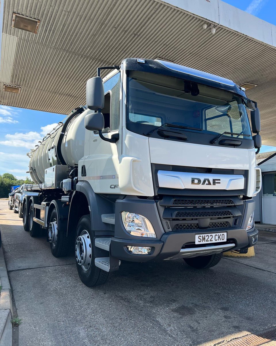 Our new 4000 gallon ultra vac combi tanker #tanker #sewage #daf #basementpump