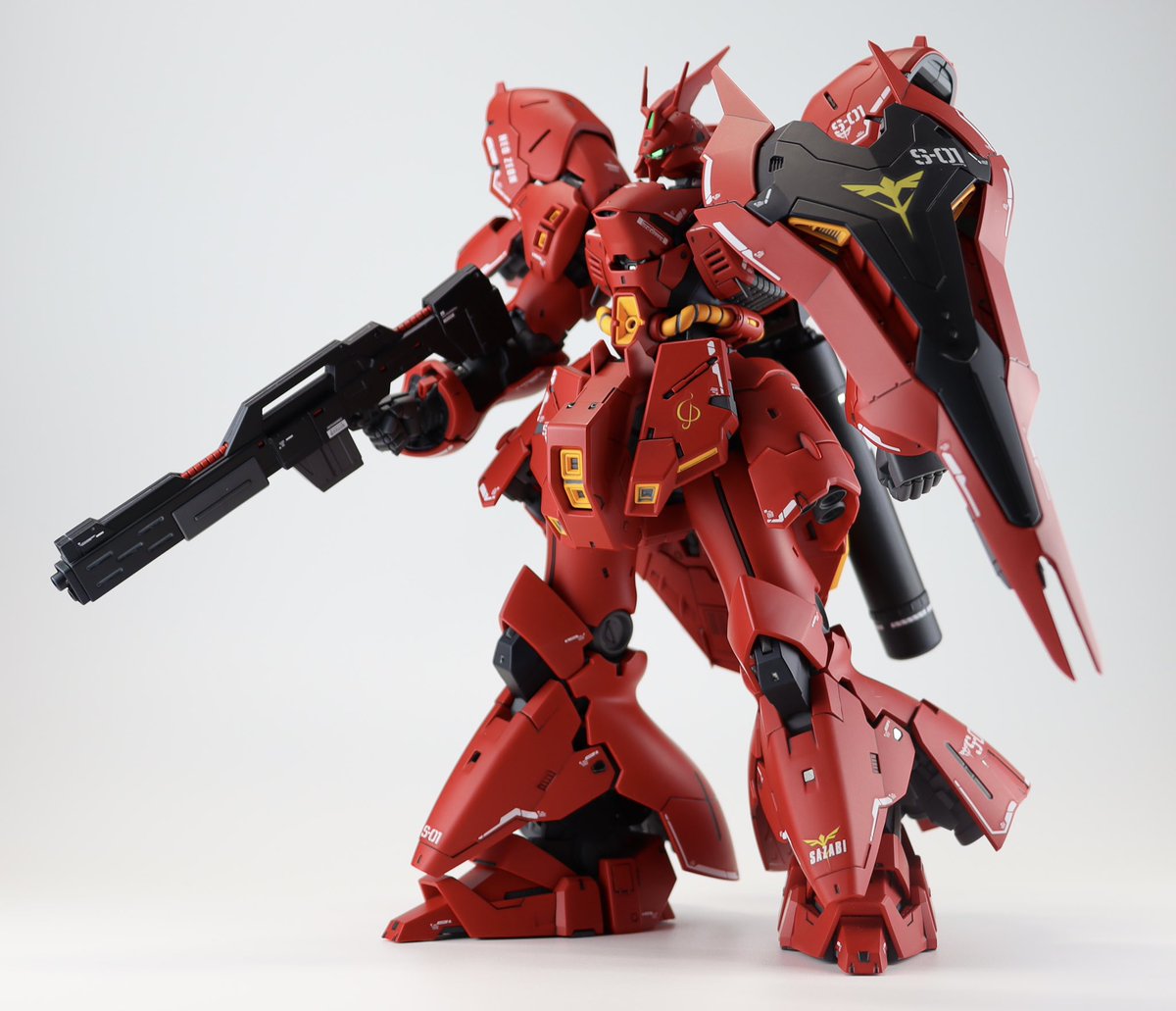 epoten2's tweet photo. アクシズ‥いけっ！
忌まわしい記憶と共に！！
RG 1/144 サザビー完成しました！
色んなデカールを使用し特に
赤にはこだわりました！
#ガンプラ https://t.co/uqzBgldBIf