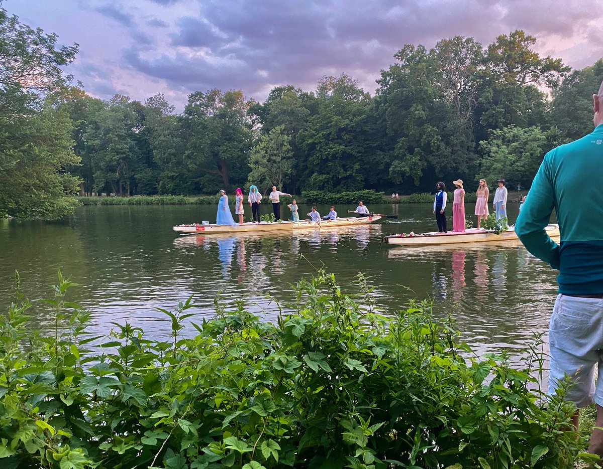 Wasser trifft Kultur...#wcc2022 /  Improvisationstheater Urban Collective aus Leipzig zeigt am Freitag, den 2. Juli, den Teil II der „Leipziger Meerjungfrauen“/  21 Uhr an der Westbrücke, Friedrich-Ebert-Straße .