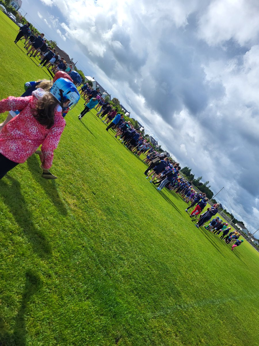 RachelCurtin3's tweet photo. Day 3 Cul Camp. The child of Prague worked☀️☀️ great skills on display all week. Well done to all the coaches and the well behaved boys and girls of kinvara💛💜 @kinvaragaa @DaithiHuban @CoachingGalway @Galway_GAA https://t.co/1ZZGemPWAQ