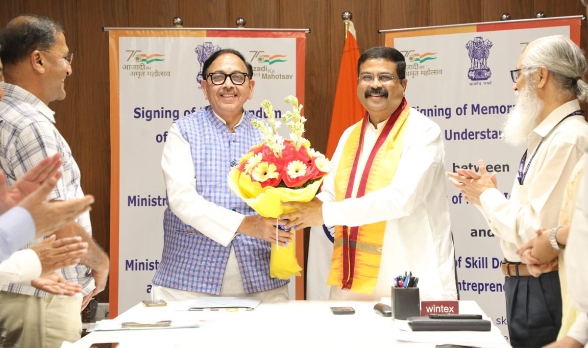 dpradhanbjp's tweet photo. Together with @DrMNPandeyMP ji witnessed the signing of MoU between @MHI_GoI and @MSDESkillIndia for imparting skilling for capital goods sector through qualification packs developed under scheme for enhancement of competitiveness in the capital goods sector. https://t.co/rvOQA3cX3X