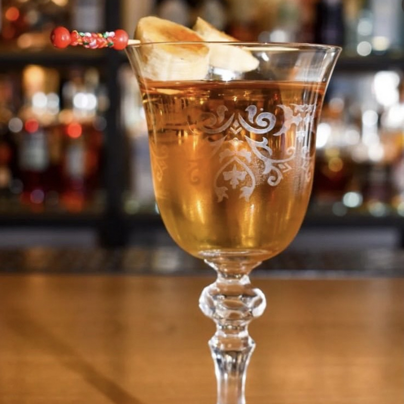 Javarumco's tweet photo. Midnight Oil by @harry_da_bartender 🥃

How's everyone's Wednesday going and what cocktail recipe are you whipping up with Java Rum ? Comment Below 👇

-
-
#cocktails #javarum #miami #london #signature #uk #florida #newyork #drinks #signatureblend #raspberry #cocktaildrinks https://t.co/T526p5pgbB