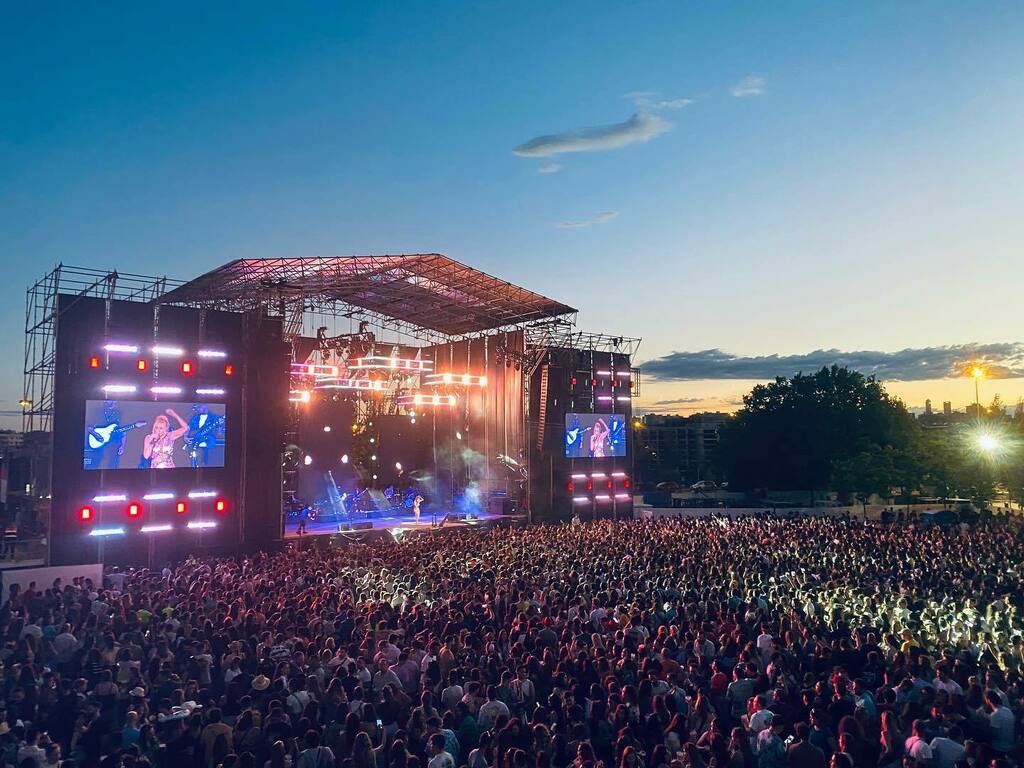 ¡Cómo echábamos de menos los 00’s! ¡Este fin volvimos a bailar en el lugar donde somos felices! ¡Gracias! ❤️

Os dejamos aquí algunos recuerdos ❤️‍🔥

#Lovethetwenties #Ifema #madrid instagr.am/p/CfYslrfr8iO/