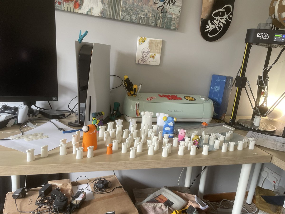 compulsory_fun's tweet image. Quite the army of Clydes #colourmeclyde #fun #3dprinting