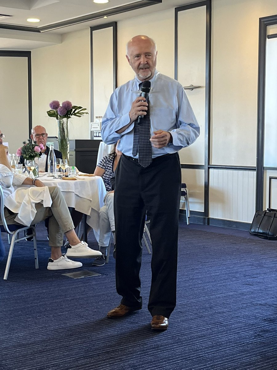 « Je suis un écologiste qui croit en l économie » <a href="/bricelalonde/">Brice Lalonde</a> en master au @ClubMM13 . Avec @artkom nous partageons ces valeurs et arpentons ce chemin. Plus aucun projet ne doit se faire au détriment de l environnement, du social et du societal #espoir #CreationDeValeur