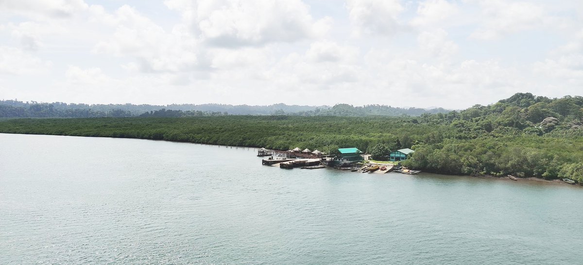 Zamirahmed05's tweet photo. Utra jetty a great service provider to reach North Andaman from South &amp; vice versa.
#eveningvibes
#aerialpic
#andamandiaries https://t.co/74sTCjf6aB