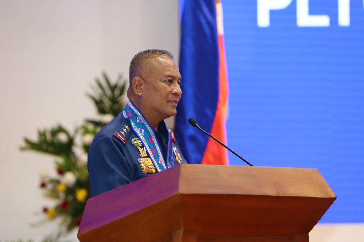 pnppio's tweet photo. PNP Drug Enforcement Group celebrates with the PNP OIC, PLTGen Vicente D Danao Jr it's 5th Founding Anniversary

Read more: https://t.co/BoKBdrVBHQ

#WeServeAndProtect
#PNPKakampiMo
#SerbisyongTAMATapatMayTapangAtMalasakit
#LabanSaKomunistangTerorista
#PilipinasMuna https://t.co/6LpvpixKQa