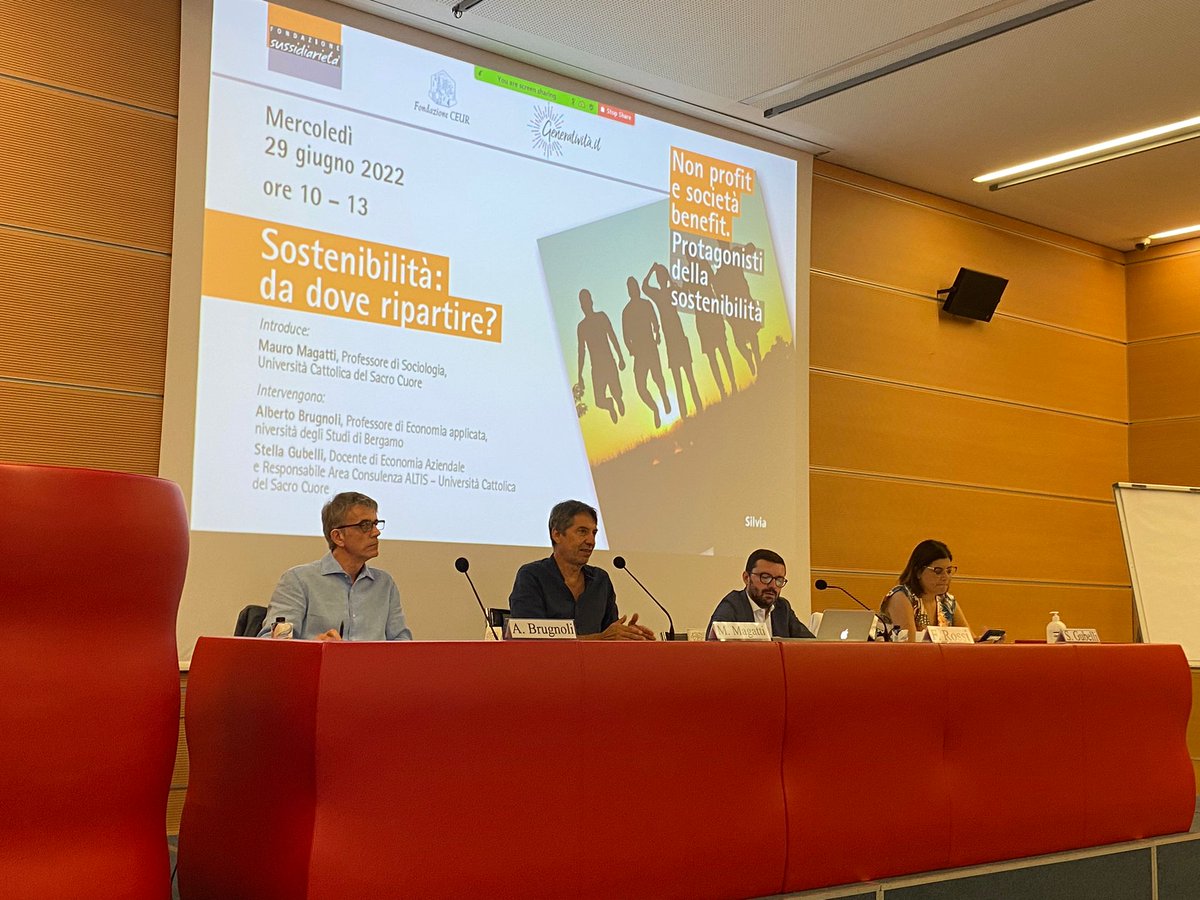 Si apre con <a href="/mauromagatti/">Mauro Magatti</a> la X Edizione di "Conversazioni", dove si discute di #bcorp #societabenefit: il percorso verso la #sostenibilità implica un cambio di mentalità radicale e condiviso, che impatta sul #benecomune solo se è sostanziale e non di facciata.