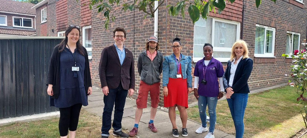 Lovely to meet <a href="/JimMillardld/">Cllr Jim Millard 🔶 🇺🇦</a> Sarah the community ambassador for Richmond and a few of the other councillors  on site yesterday <a href="/walnut/">Walnut</a> tree close sw13 working together to help residents @pa_housing <a href="/MelloneyGARRIQ1/">Melloney Garriques</a> #teampurple #residentsvoice