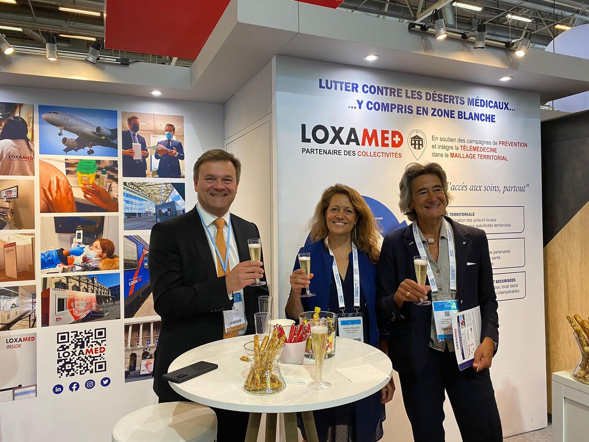 Loxamed's tweet photo. En direct du #SalonAMIF 
Présentation de nos solutions à Florence Genouville, 1ère adjointe au Maire de l'Etang-la-Ville qui nous a fait l'honneur de visiter notre stand. 

#amif #maires #CollTerr #esanté #santé #santéconnectée #IDF https://t.co/WXgzwY90gA