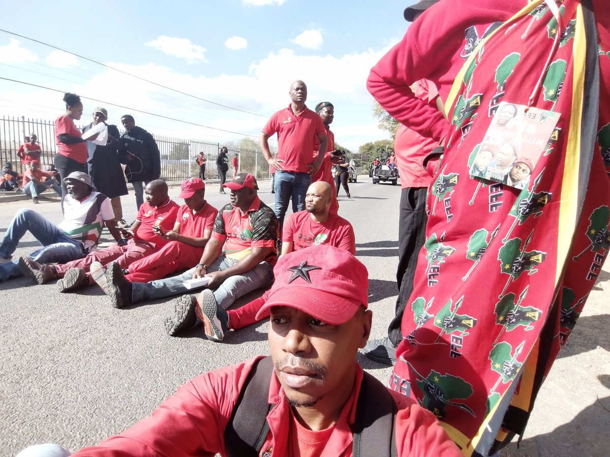 Samrat_Riba's tweet photo. Capitalist Class must fall, we want the dictatorship of the proletariat #ImpalaMustFall
@ShakesBotswe1 @KBabuile @HhMkhaliphi https://t.co/z9I2aT0Mge