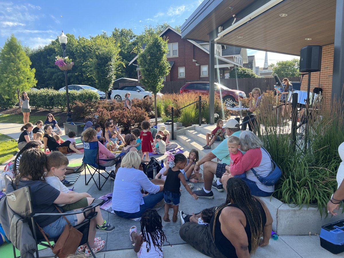 BestCincyPRPro's tweet photo. I had a great time reading to the kids last night in Patrick's Park! Perfect weather too! Thanks to @cincylibrary and #CHCURC!
#readingtokids #summerreading #collegehill #learntoread #newchildrensbook #preK5 #youngreaders #astrathelonelyairplane #astra #aviation @brandypublish https://t.co/MXMjrSscE9