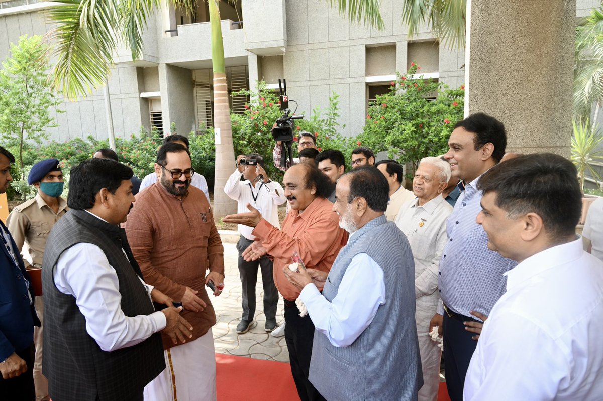 adit_cvmu's tweet image. Glimpses of “NEW INDIA FOR YOUNG INDIA: Techade of Opportunities”

Chief Guest : Shri Rajeev Chandrasekhar, Hon. Minister of State for Skill Development and Entrepreneurship &amp;amp; Electronics and Information Technology, GoI

#cvmuniversity #cvm #adit 

@AICTE_INDIA 
@Rajeev_GoI