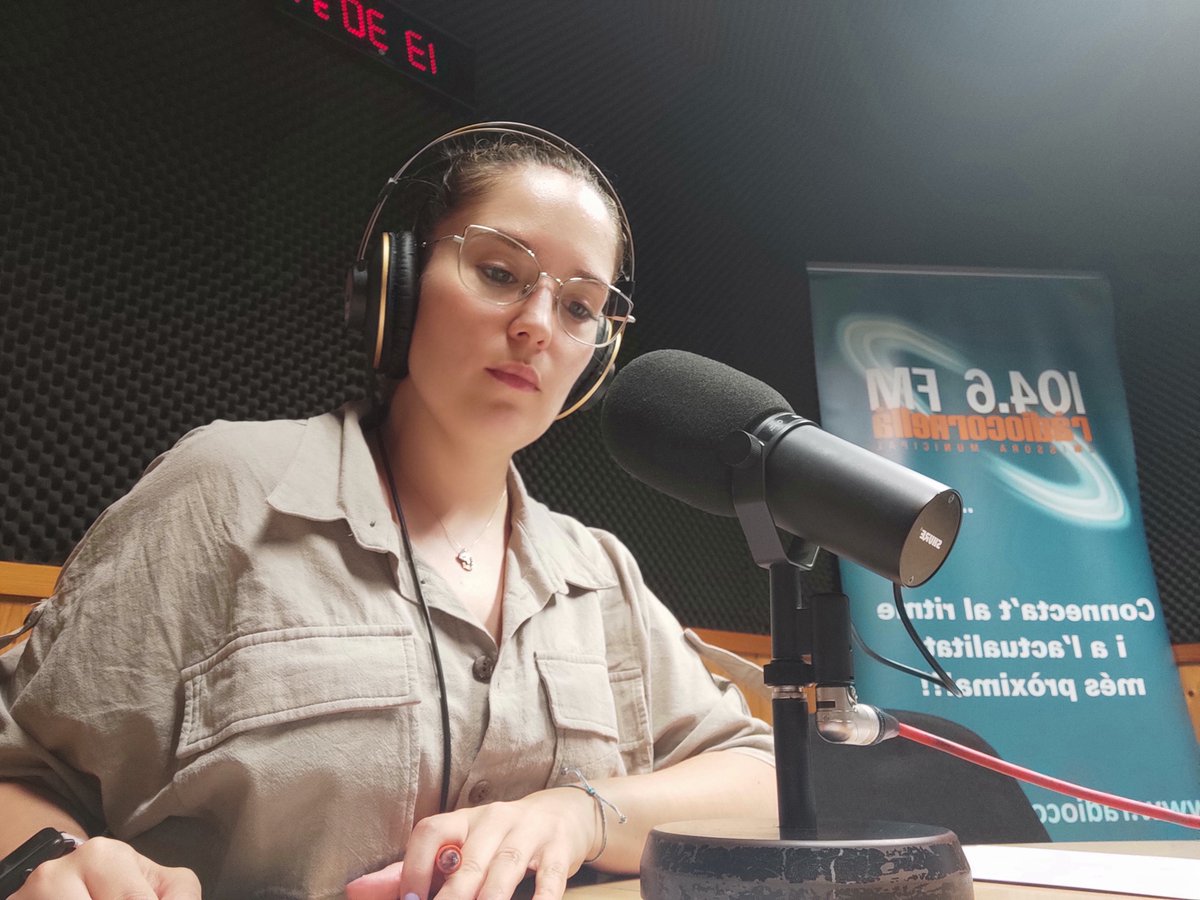 radiocornella's tweet photo. 🔊📻Al "Cornellà Notícies" parlem del premi #FPCAT21 a Eugenio Alejandre, professor de l'@iesteveterradas, de la manifestació del @ForumSocialBaix, del premi Creu de Sant Jordi a @estopaoficial i del lliurament dels Premis Princesa de Girona a Cornellà.
🔗https://t.co/xDX8qy89p5 https://t.co/osTDU8ZkBt