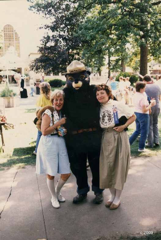 THE_BJBUTTONS's tweet photo. #SmokeyBear, a "Close and and personal" friend of #Waldolf, and some #goodbears at the #Toledozoo in 1999 #fursuit #fursuiter #fursuiting #bear #costume https://t.co/QPYZxgQDj9