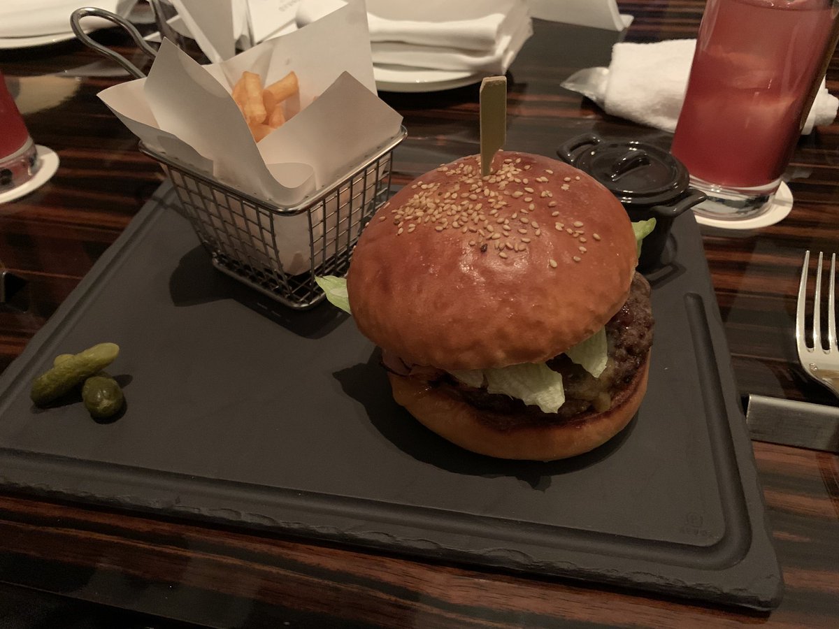 先日五つ星ホテルのバーみたいな所で食べました。美味しかったです‼️ #日常