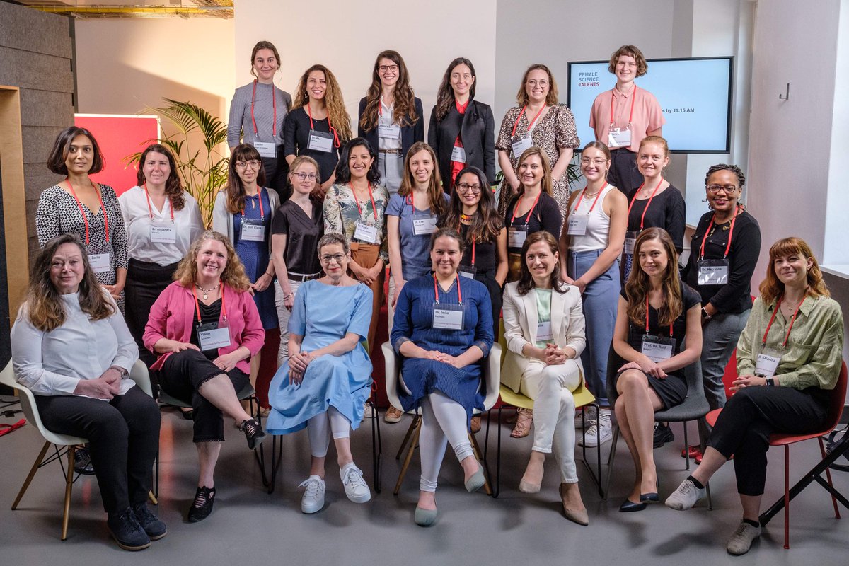 What does it take to be an inspirational #changemaker?

These characteristics stood out from my conversations with a star line up of incredible leaders @fallingwalls #femalesciencetalents international spring gathering:

a thread🧵 

/1 

Photo: @olespata