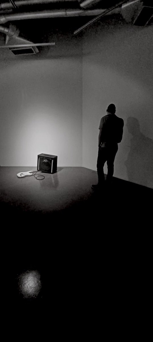 Ayer se inauguró SONS IMPROBÁBEIS en el Auditorio de Galicia. 
Participo con tres piezas, dos de ellas de la serie Into the wild. 
En la imagen la pieza Nueva educación, nueva religión, que realicé en 2018. Muy contento de ser parte de este proyecto.