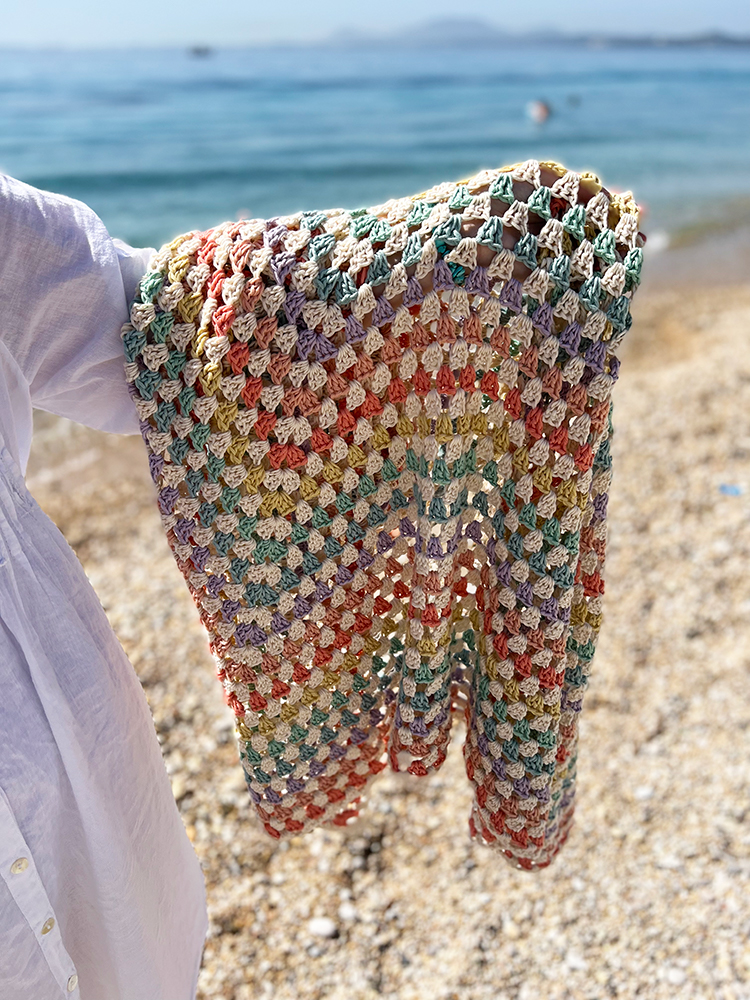 handylittleme's tweet image. Crochet a breezy summer shawl for your beach days!

Check out the free crochet pattern 
handylittleme.com/crochet-triang…

Or grab the ad-free printable pattern
shop.handylittleme.com/collections/va…

#crochetshawl #shawl #shawlpattern #freecrochet #freecrochetpattern #summer