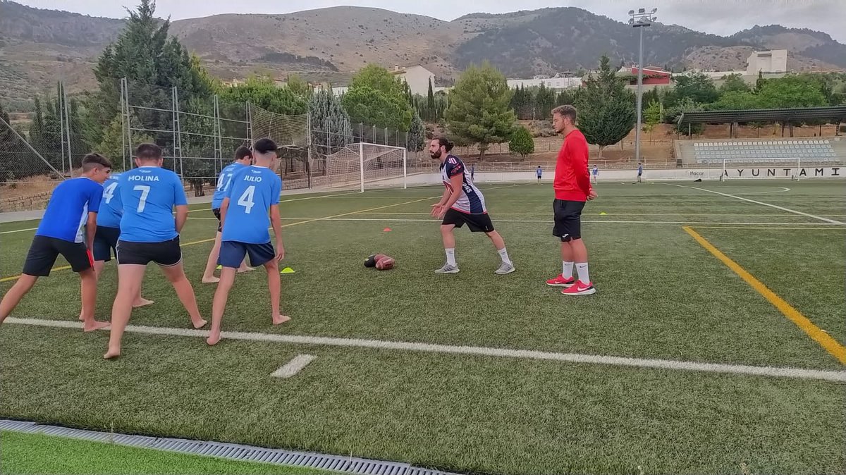 Así fue la fiesta fin de temporada 21/22 en la Unión Deportiva de Alfacar, en la que realizamos un taller de introducción al fútbol flag para que los peques sepan en qué consiste nuestro deporte.