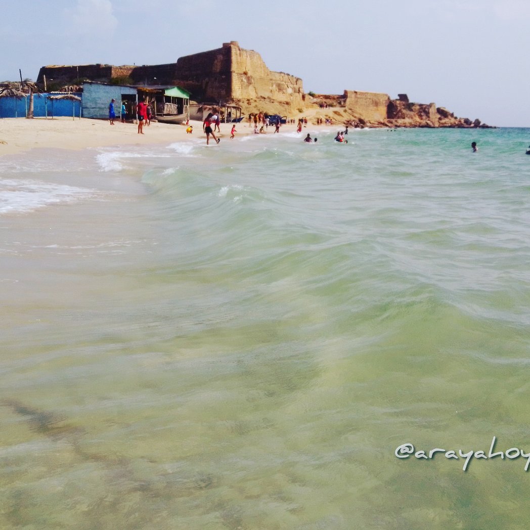 #29Junio Feliz Miércoles ☕ hoy conmemoración conjunta de San Pedro y San Pablo. Hora ⌚ 7:27 am desde Araya 🐠 se ve buen tiempo Gracias a Dios 🙏 con respecto a los avisos ayer 🌪️ todo bien 📷 El Castillo y su Playa, Mcpio. Cruz Salmerón Acosta, #EstadoSucre #Venezuela  #Araya