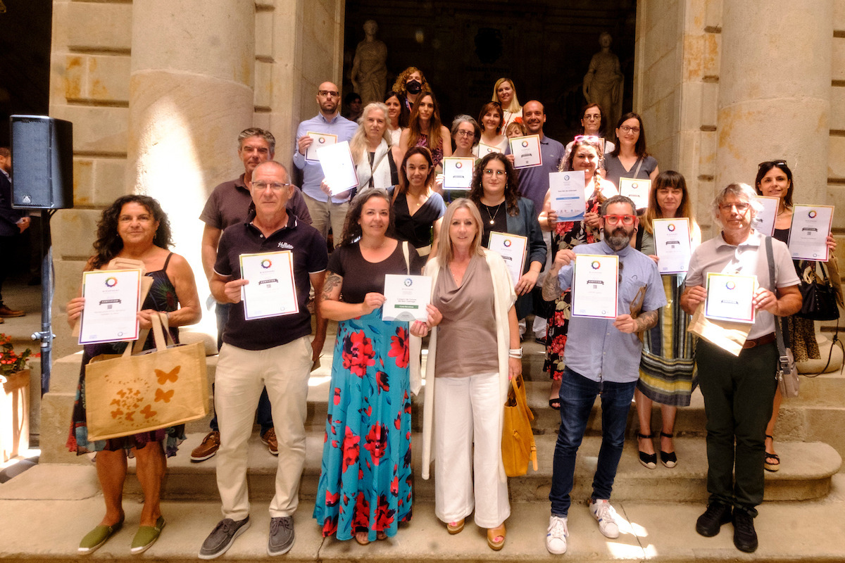 TurismeBaixLlob's tweet photo. 68 empreses turístiques del #BaixLlobregat van rebre ahir el certificat @Biosphere_RTI pel seu compromís amb la sostenibilitat. Gràcies a totes elles per contribuir a un model de #turisme més sostenible! ♻️

#TurismeBaixLlobregat  #TurismeSostenible https://t.co/AEspF4evb5