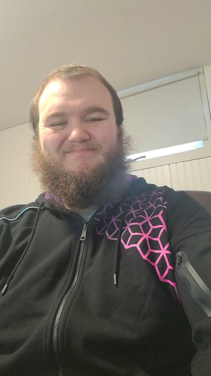 LucaVaHolla's tweet photo. @linusgsebastian the new hoodie came in yesterday. Amazing quality as always. I cannot recommend lttstore enough. Keep up the great work! You guys have done an amazing job building talent and stand far above the rest. https://t.co/HA8WGJmCgc