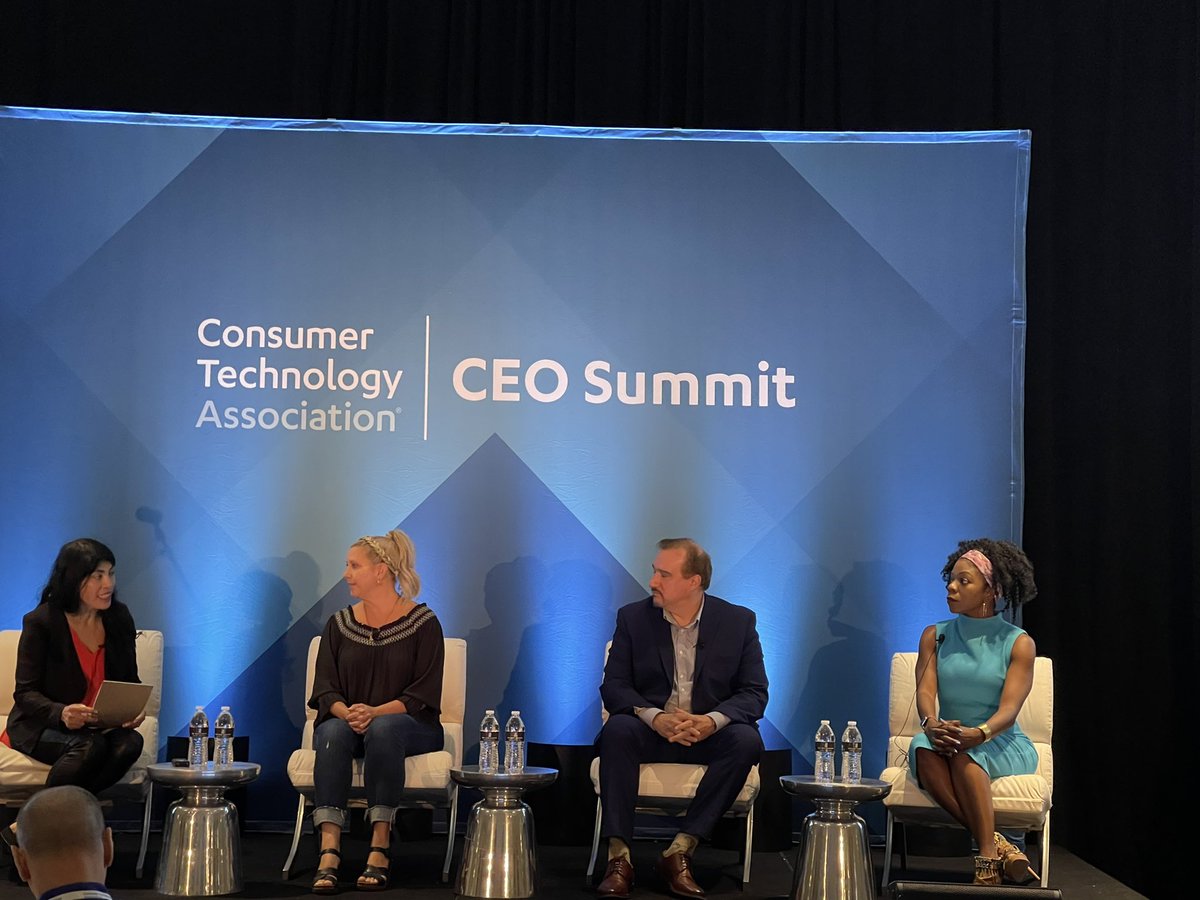Tech industry leaders sharing ideas on retaining and attracting top talent at @CTATech CEO Summit. With @ximenahartsock and @sheridamcmullan