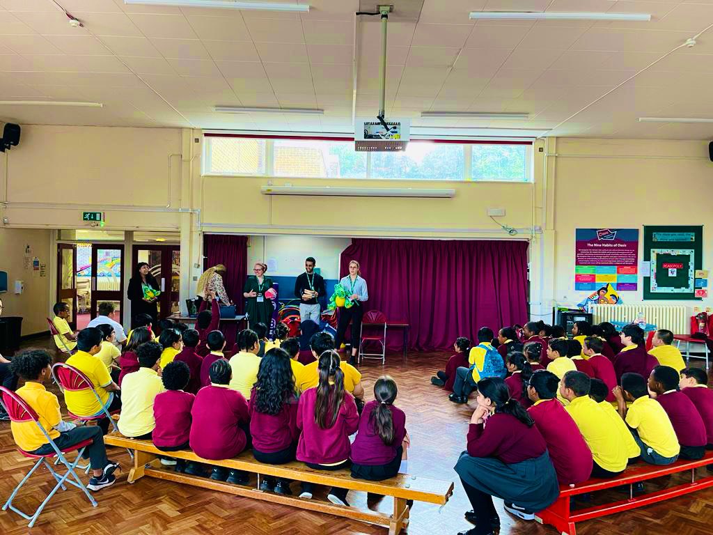 FatimaZakia13's tweet photo. Another successful, engaging and interactive Oral Health Hack session conducted @Oasisacademywoo @OasisFoundry where we demonstrated oral hygiene instructions, healthy eating habits,experiences of the visit to a dentist and distributed toothbrush packs. @BCHC_CommCX @WBrumICP https://t.co/5381v6kbC6