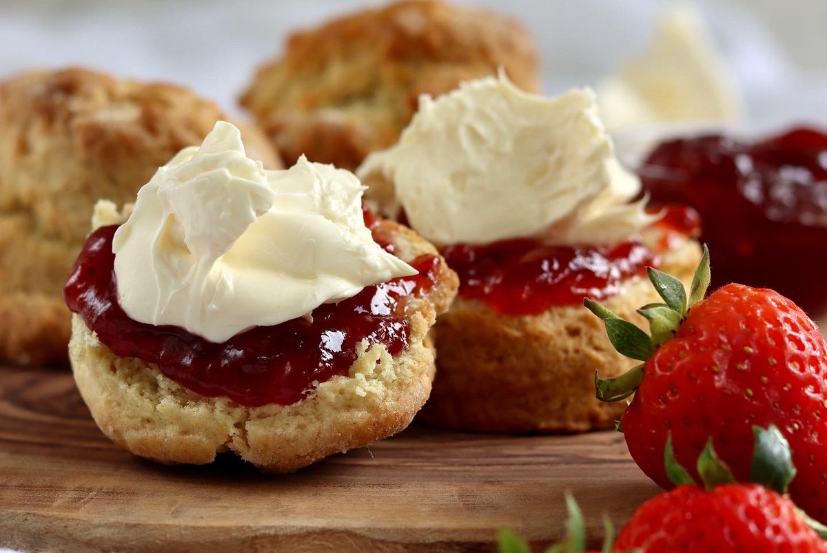 Cluckmuckcook's tweet photo. Buttermilk scones #jamfirst obvs. https://t.co/5O8z60hbMg