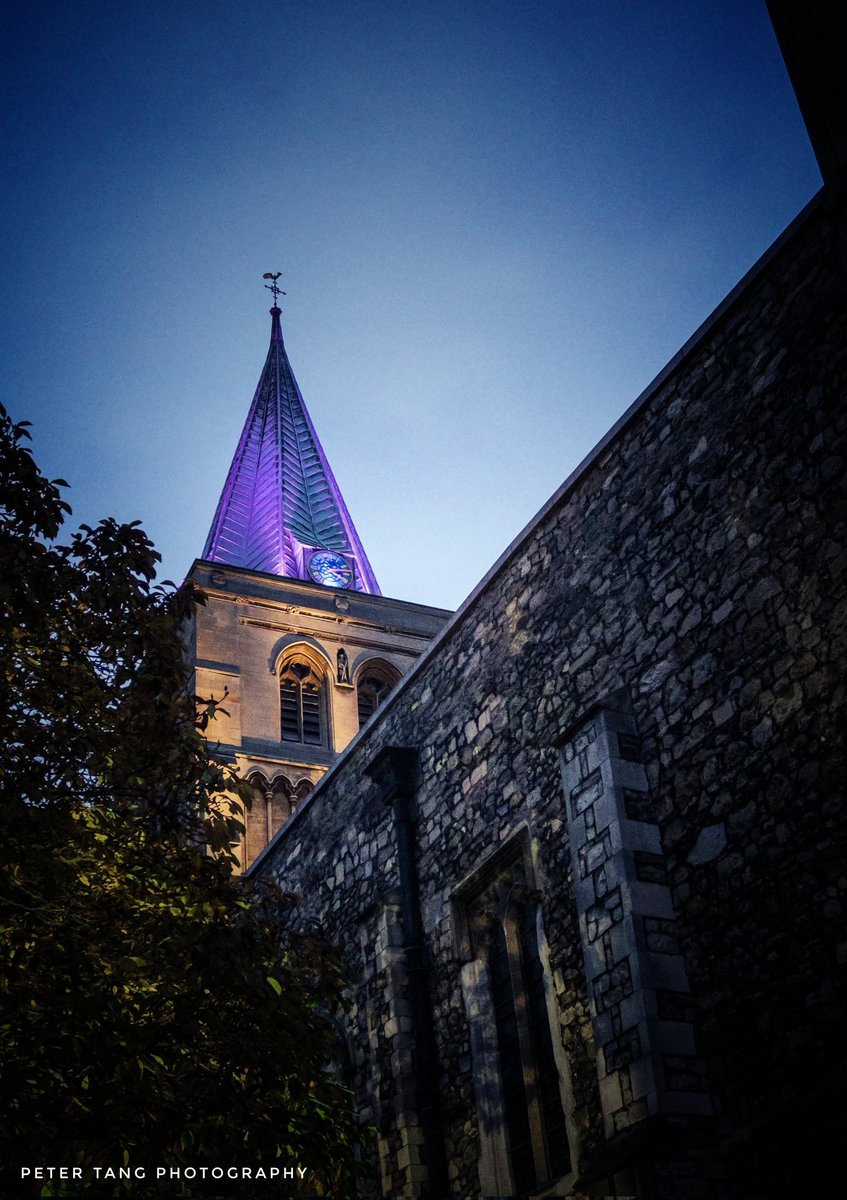 Never get tired of taking different compositions of the Cathedral
#rochestercathedral #cathedral #visitkent #picoftheday #beautiful #visitmedway #kentphotographer #uk #gardenofengland #unseenkent #mobilecapture #composition