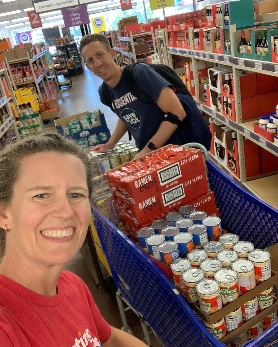 taylor_savealot's tweet photo. Another BIG delivery dropped off at South Louisville Community Ministries! So grateful for our relationships within our neighborhood! #taylorsavealot #savealot #communitypartner #neighborhoodgrocer #local #louisville #southlouisville https://t.co/f9OJXPSAmM