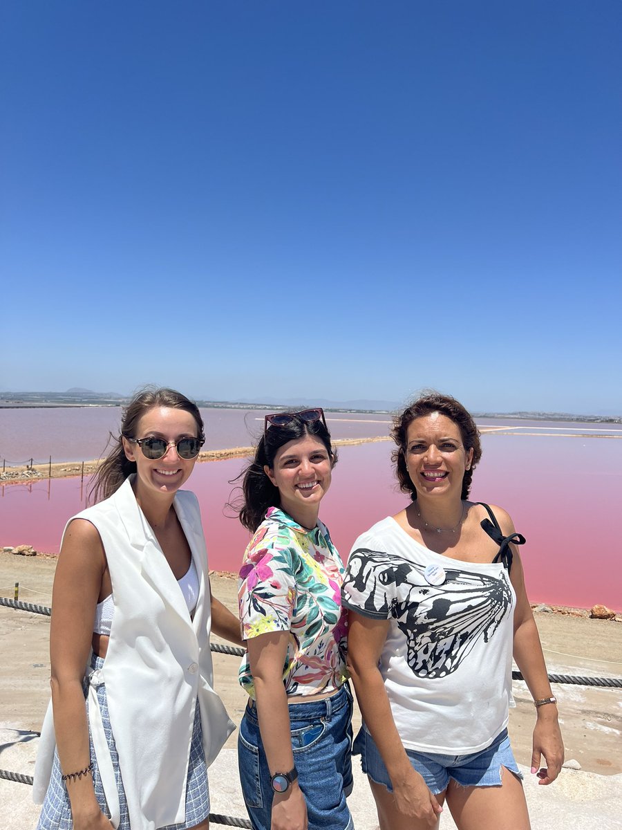 Crissanpor's tweet photo. Magnífica visita a las salinas de Torrevieja como colofón a un magnífico congreso, mil gracias a los organizadores ! Y larga vida para los halófilos @Halophiles22 @microbiologia @salinas https://t.co/HGFWrkyGLQ