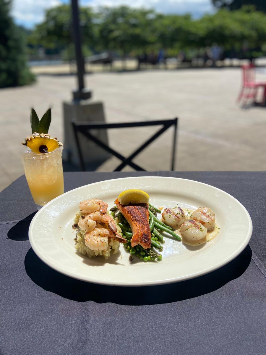 manzanagrill's tweet photo. The perfect summer pairing – seafood trio and our vacation cocktail! https://t.co/IA3rpUGEc6