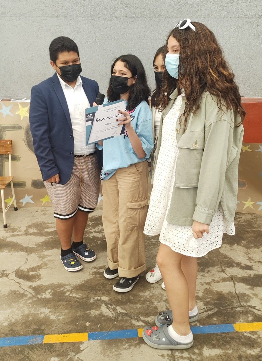 PaulaBarraza14's tweet photo. Damas y caballeros, nuestro último premio... ¡MEJOR CORTOMETRAJE! 

PARANOIA ✨

¡Muchas felicidades!💖

✨
@seclancaster
#FESCONLAN22 https://t.co/57agdwQLHK