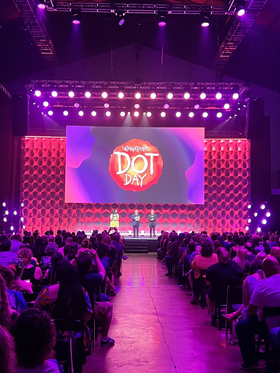 Awesome time at <a href="/MicrosoftFlip/">Flip</a> #FlipFest #NOLA announcing big news about this year's global stream on September 15 ... live from <a href="/metmuseum/">The Metropolitan Museum of Art</a> in #NYC! @isteconnects #iste <a href="/iro_st/">Iro Stefopoulou</a> @peterhreynolds <a href="/DotClubConnect/">International Dot Day</a> <a href="/ReynoldsTLC/">The Reynolds Center</a> <a href="/FableLearn/">FableVision Learning</a>