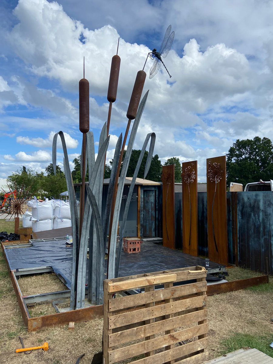 Ian Gill Sculpture tweet media