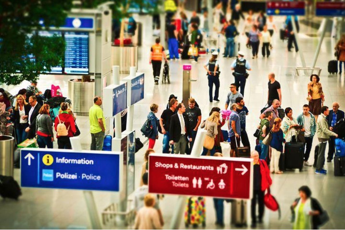 Join me tomorrow for the SDS talk on Airport Wayfinding, on Zoom and in person at 12:30pm GMT. Heike Nehl and Sibylle Schlaich explain airports'  identities and wayfinding systems,current navigation challenges and future trends. Register here: signdesignsociety.co.uk/event/airport-…