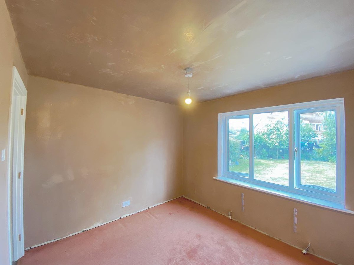 Penfold_P_S's tweet image. Dining room full room re skim after coving, dado rail + skirting removed. #reskim #replaster #penfoldplasteringservices