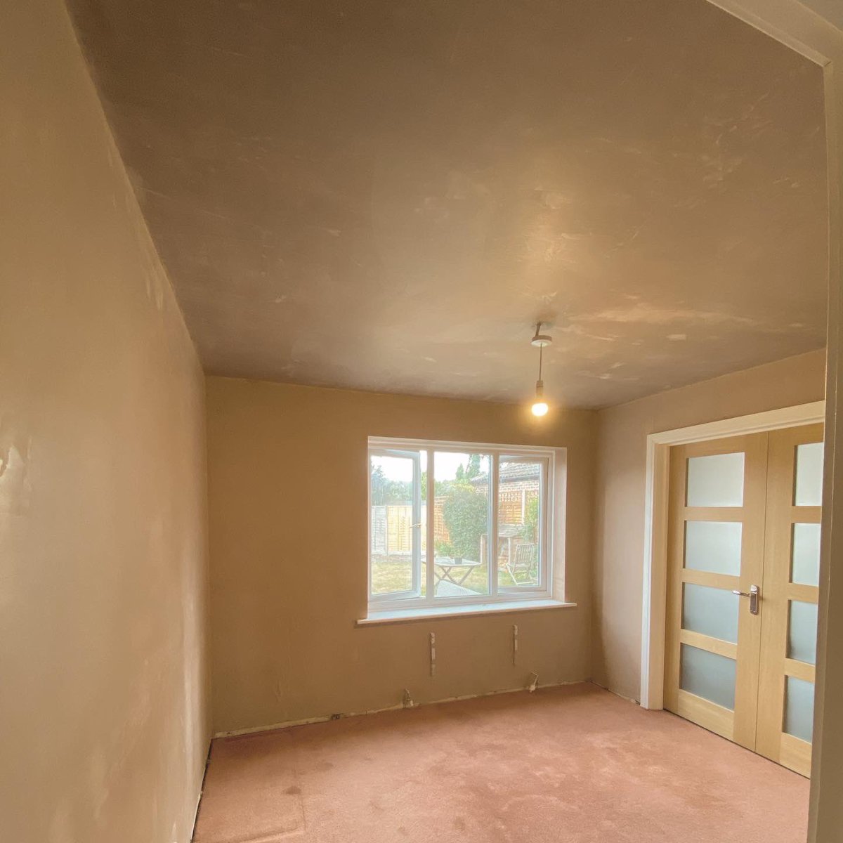 Penfold_P_S's tweet image. Dining room full room re skim after coving, dado rail + skirting removed. #reskim #replaster #penfoldplasteringservices