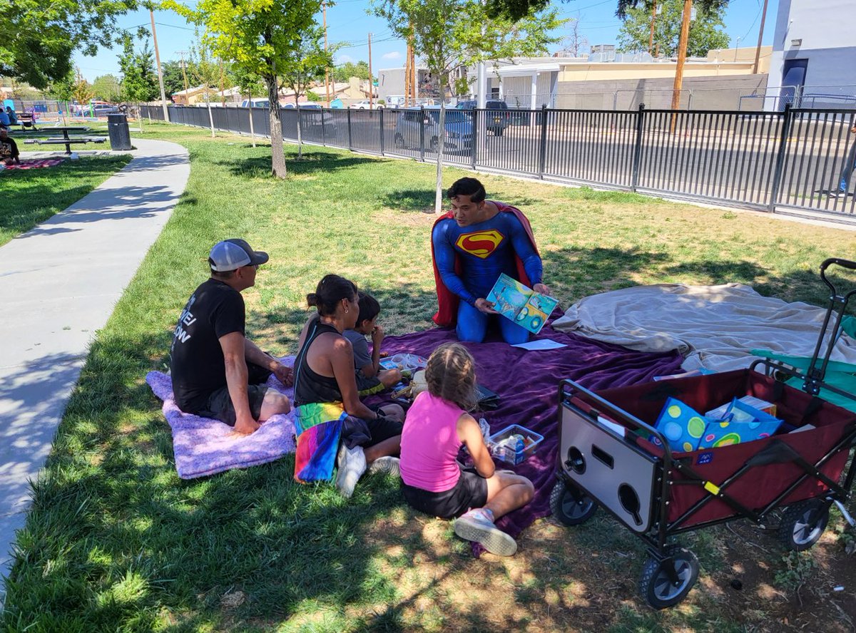 APS Story Time in the Park was created to get books into the hands of kids! It is key in preventing Summer Learning Loss.

Learn more about the program and where the next one will be! 

aps.edu/title-i/story-…

#APS #APSStoryTimeInThePark