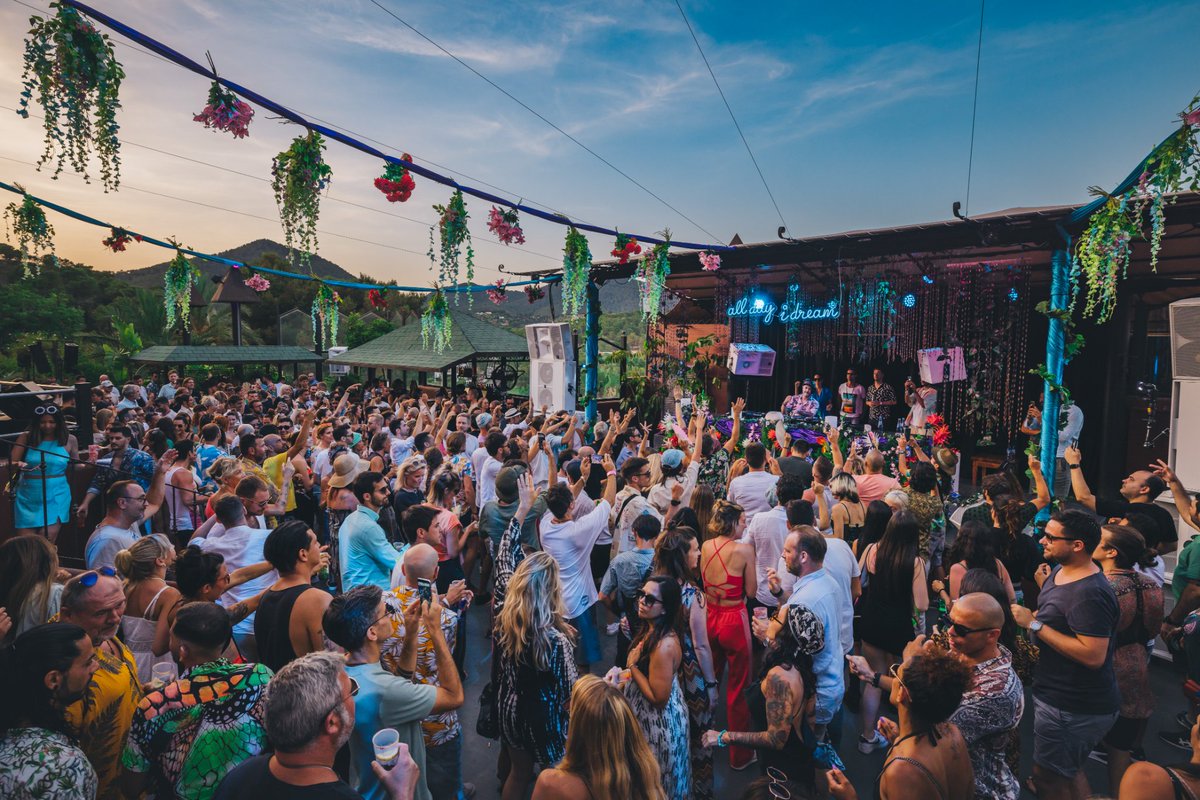 All Day I Dream tweet media