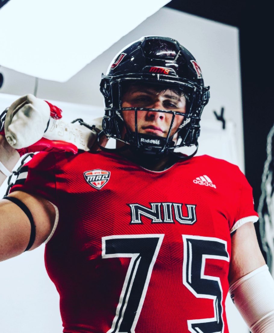 JacobWelch75's tweet photo. Excited and blessed to be 100% committed to Northern Illinios University! 🔴⚫️ @NIUCoachHammock @CoachAgpalsa @NIU_Football @JHS_FB #coalition #thehardway https://t.co/BA0oUppzPY