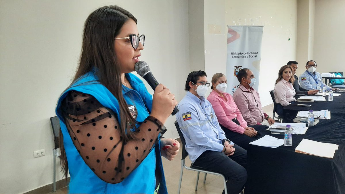 DauleNoticias's tweet photo. #Daule | #MIES articula mesa intersectorial con instituciones públicas, líderes comunitarios y delegados del proyecto “Envejeciendo Juntos” para elaborar el Plan Comunitario, a fin de fortalecer las redes de apoyo  en beneficio de este grupo vulnerable. https://t.co/HR5gnXwoUc