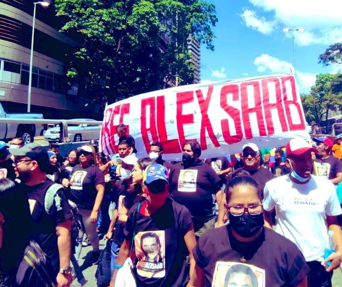 El trabajo de divulgación de la causa Alex Saab busca generar conciencia sobre el criminal accionar de Estados Unidos, al tiempo que suma voces que exigen su inmediata liberación.

“Quiero que nos ayuden a difundir la verdad de Alex, la verdad de Venezuela” 

<a href="/ONU_es/">Naciones Unidas</a> <a href="/POTUS/">President Donald J. Trump</a>