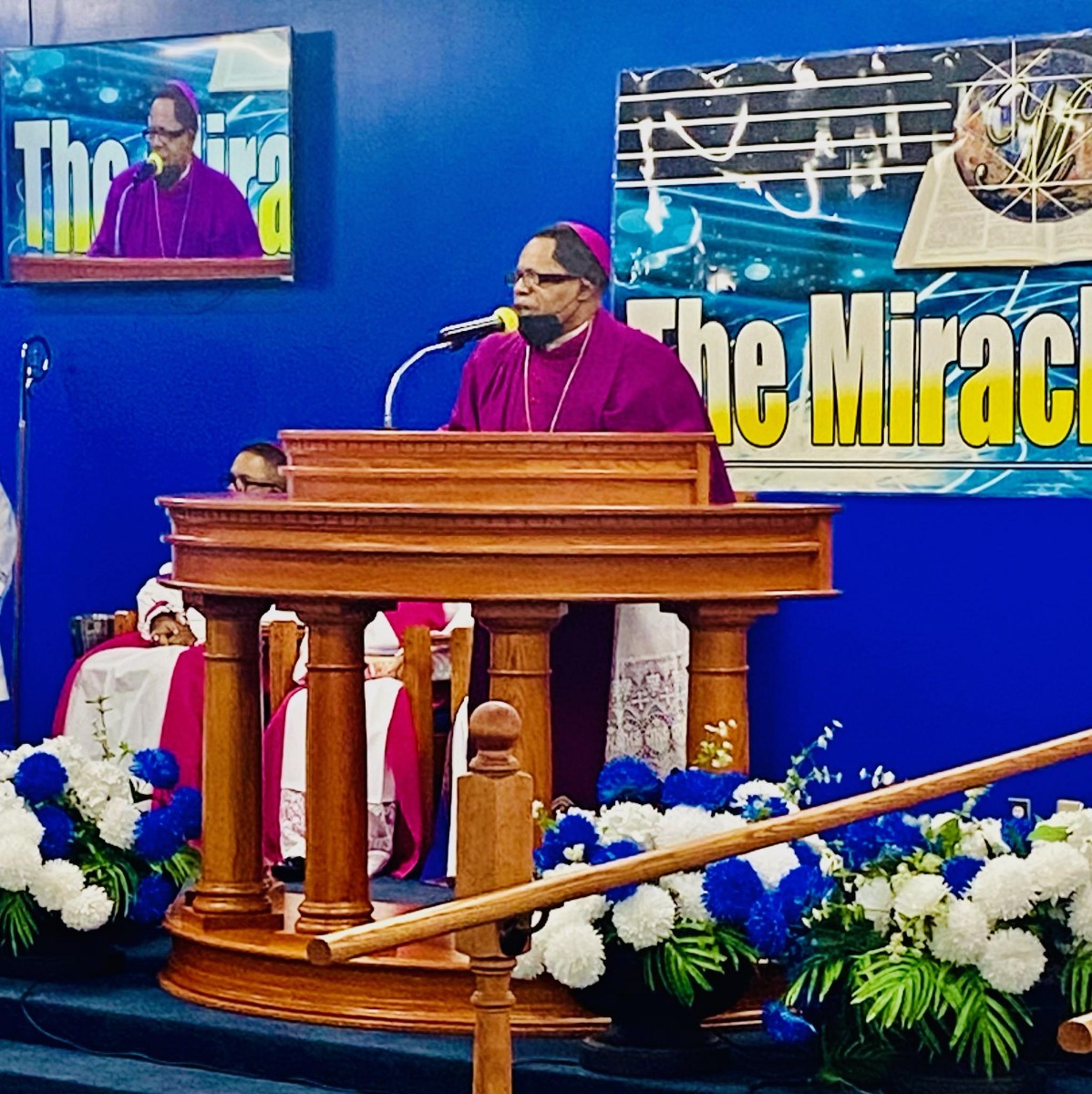 GRevmgbrown4's tweet photo. Delivered the #Homily for #IECOBM's Semi-Annual Convention #ConsecrationService on this past Saturday, June 25, 2022, at the #MiracleCenterOfFaithMissionaryBaptistChurch in Capitol Heights, Maryland! #FreshFIRE!!! #PraiseTheLORD!!!!!!!βοΈβοΈβοΈπππππ€π€π€π₯π₯π₯π₯π₯ππ½ππ½ππ½ππ½ππ½ππ½ππ½ https://t.co/AAGhMgqXds