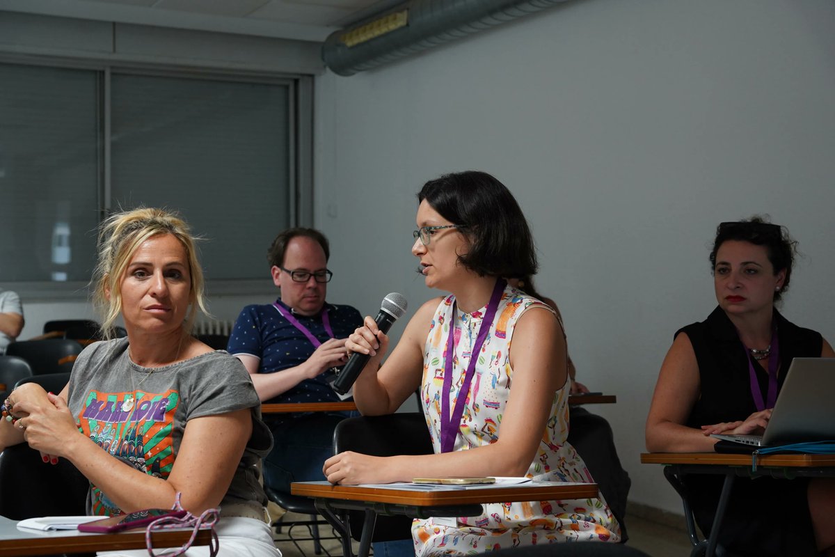 Hoy, durante el #CongresoAEIC2022, en la facultad @LletresUAB se han realizado tres franjas de comunicaciones, tratando diversas temáticas como la producción y circulación de contenidos.

Gracias a quienes participáis en la VIII edición de la #AEICBarcelona2022.