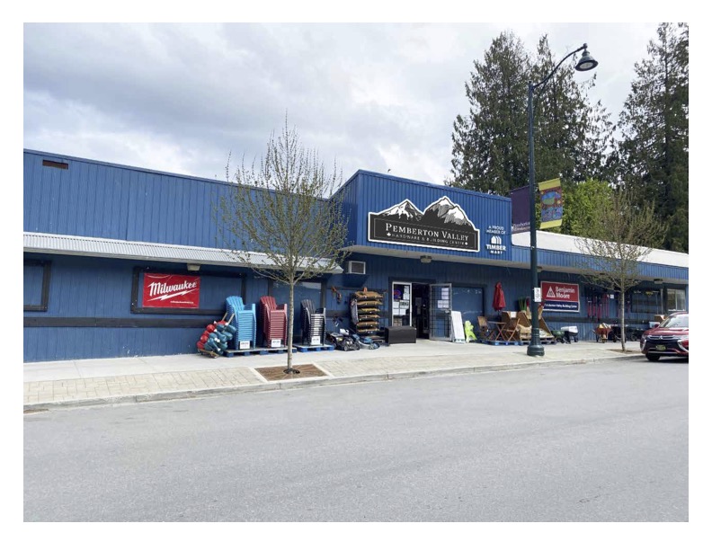 hirmagazine's tweet photo. TIMBER MART Adds New Member In BC @_TIMBERMART #Joinng #Hardware #BC https://t.co/557JGJECGW https://t.co/R3rNOGIi79