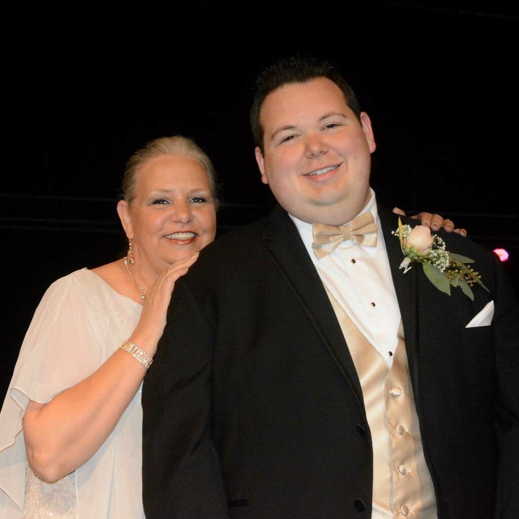 anthonysb's tweet photo. Today is my beautiful mom’s birthday! She turns… well, we won’t go there. Anyway… Mom, you are one of a kind. So loving and supportive and there whenever we need you. I hope you have an amazing day today! I love you! #awesomemom #mother #mom #mombirthday https://t.co/zXRwVhv4XF https://t.co/h0YOxrr01e